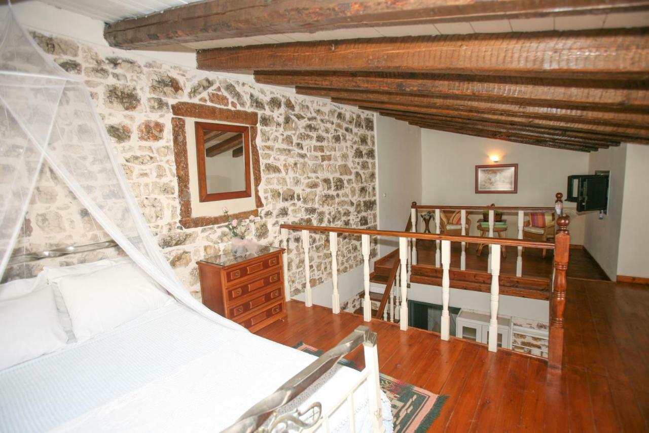 Christina'S Stone Cottage Kassiopi Luaran gambar