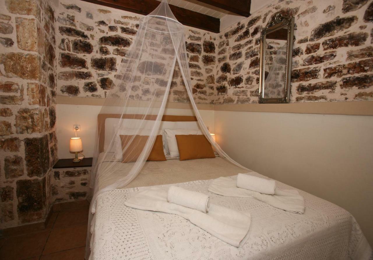 Christina'S Stone Cottage Kassiopi Luaran gambar