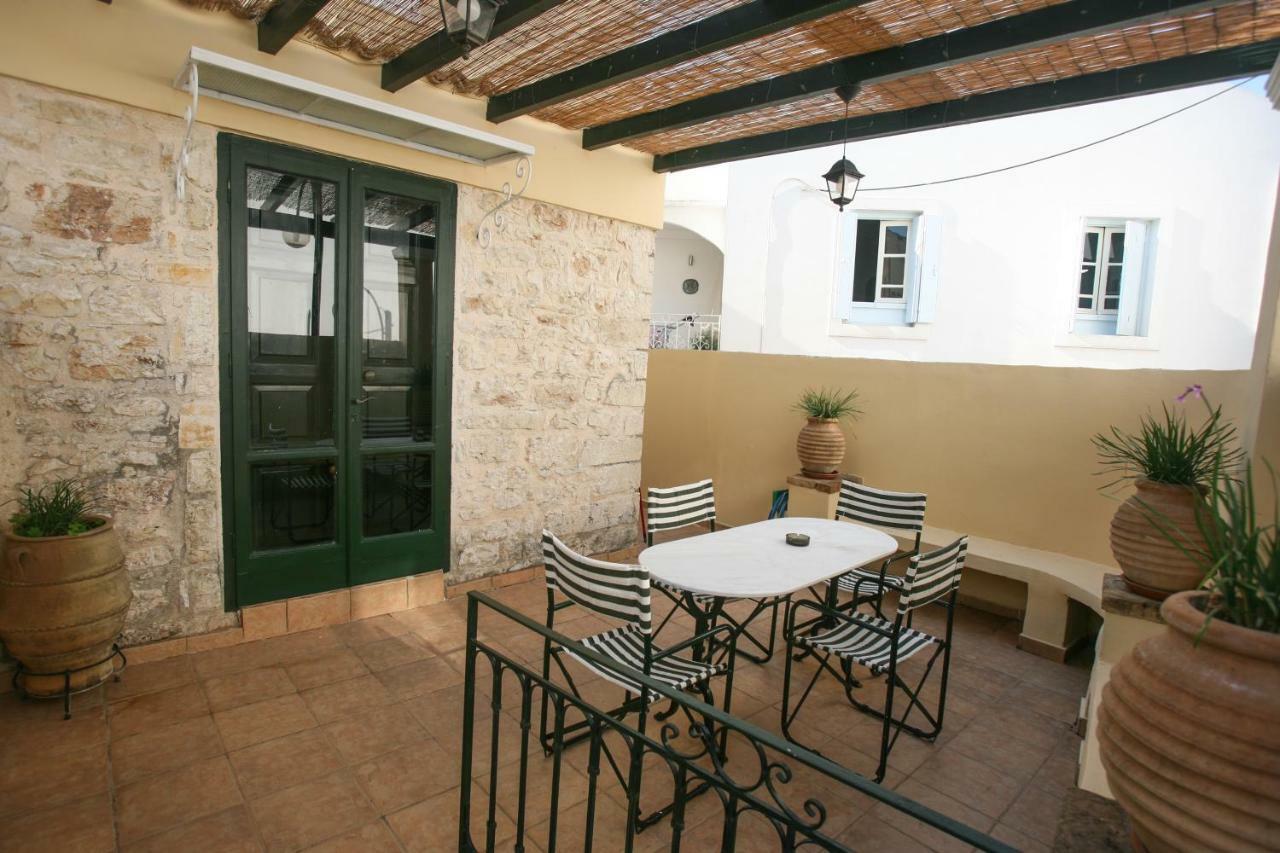 Christina'S Stone Cottage Kassiopi Luaran gambar